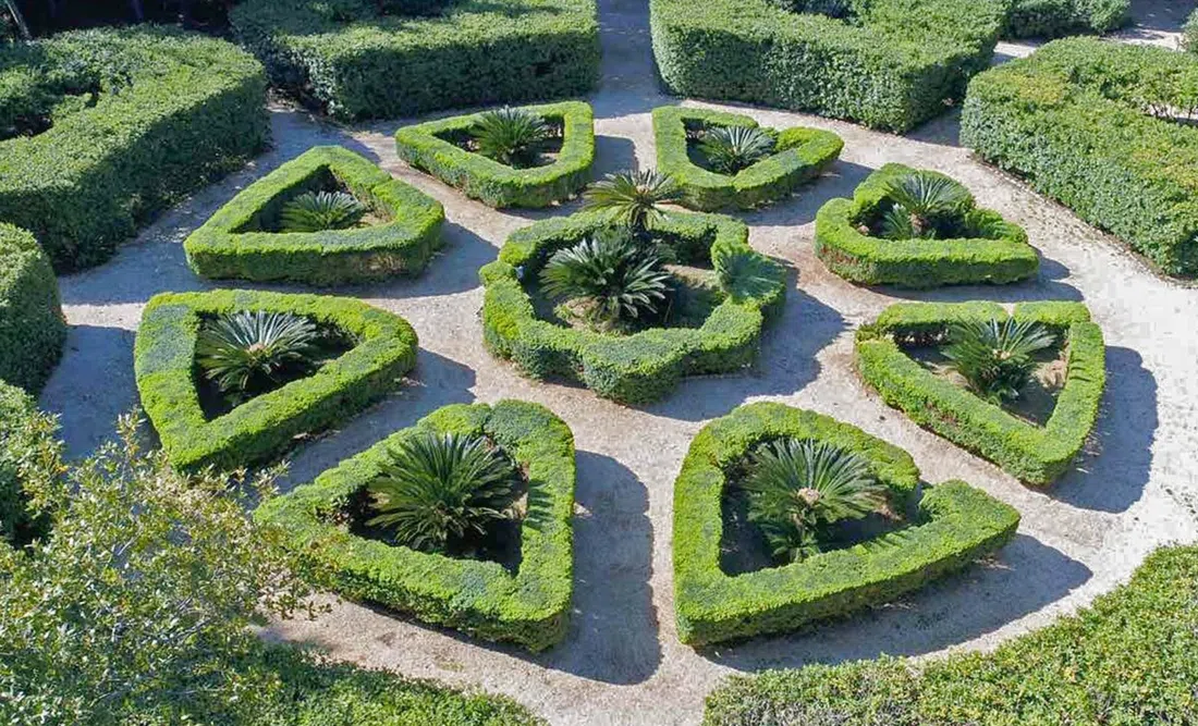 Royal Botanical Garden & Lokrum Peacocks, Dubrovnik
